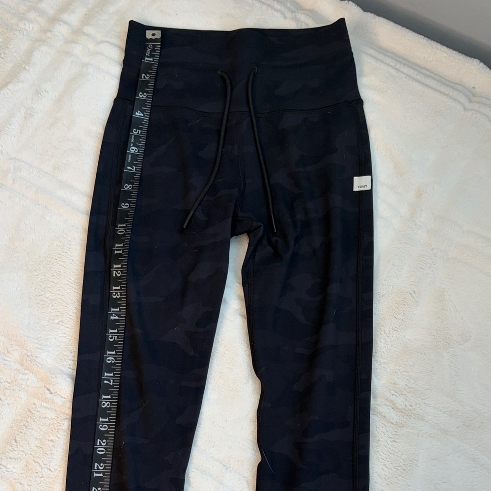 Vuori Dark Camouflage Leggings